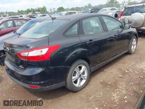 2013 Ford Focus SE z VIN 1FADP3F27DL183754, wystawiony jako IAAI lot #42677654 z przebiegiem 117 966 mil mil oraz . Historia ofert i sprzedaży dostępna na DreamBid. Obrazek 4.