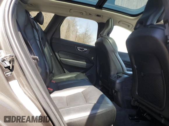 2019 Volvo XC60 Momentum с VIN LYV102RK3KB215365, выставлен на аукционе Copart как лот 53096075 с пробегом Не указан миль и Списание • Salvage title. История ставок и продаж доступна на DreamBid. Изображение 11.