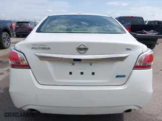 2014 Nissan Altima 2.5 S with VIN 1N4AL3AP6EN335210, listed as a IAAI auction lot 41738704 with 221,199 mi miles. Bid and sale history available at carsss.com. Image 16.