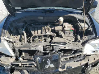 2005 Mitsubishi Endeavor Limited with VIN 4A4MN41SX5E025825, listed as a Copart auction lot 50685055 with 239,329 mi miles and Salvage Title. Bid and sale history available at carsss.com. Image 11.