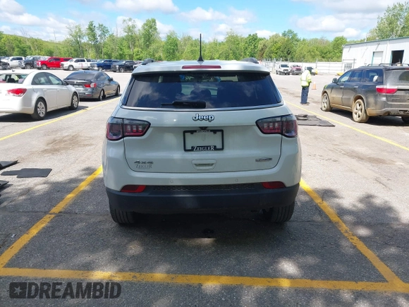 2022 Jeep Compass Latitude Lux with VIN 3C4NJDFB7NT112307, listed as a IAAI auction lot 42330292 with 77,240 mi miles and . Bid and sale history available at DreamBid. Image 17.