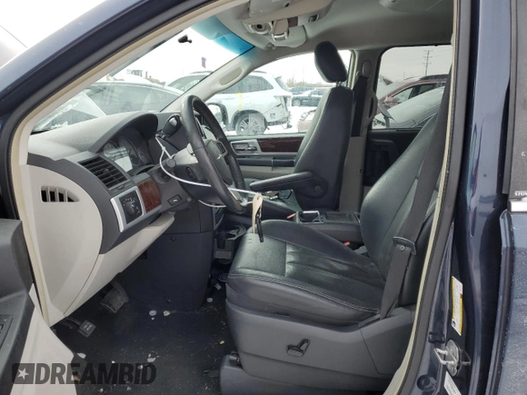 2009 Chrysler Town & Country Touring with VIN 2A8HR54X79R645544, listed as a Copart auction lot 44795395 with 132,044 mi miles and Salvage Title. Bid and sale history available at DreamBid. Image 7.