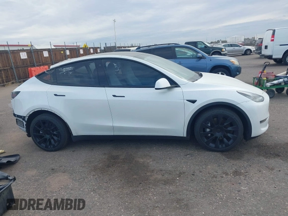 2021 Tesla Model Y Long Range with VIN 5YJYGDEE2MF074246, listed as a IAAI auction lot 40456971 with 94,527 mi miles. Bid and sale history available at carsss.com. Image 13.