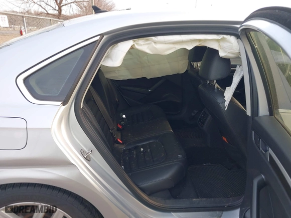 2016 Volkswagen Passat 1.8T SEL with VIN 1VWCT7A3XGC018484, listed as a IAAI auction lot 41763388 with 123,484 mi miles. Bid and sale history available at carsss.com. Image 8.