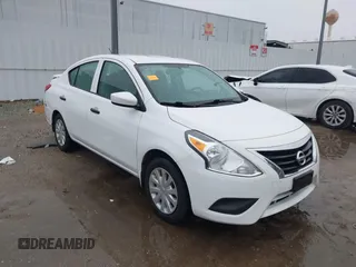 2016 Nissan Versa S Plus with VIN 3N1CN7AP8GL908229, listed as a IAAI auction lot 41302178 with 76,521 mi miles. Bid and sale history available at carsss.com. Image 1.