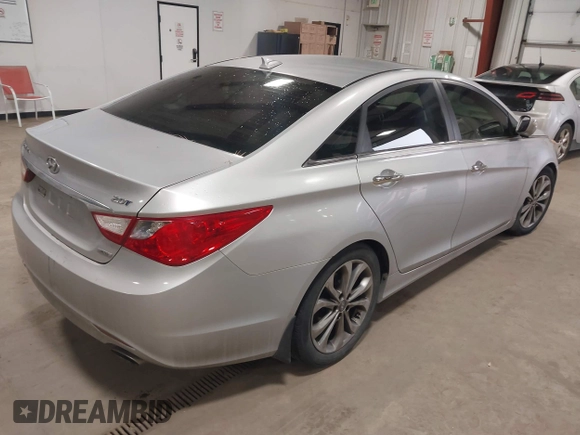 2013 Hyundai Sonata Limited with VIN 5NPEC4AB6DH687028, listed as a IAAI auction lot 41754981 with 140,583 mi miles and . Bid and sale history available at carsss.com. Image 4.