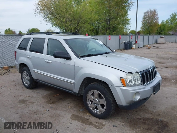 2005 Jeep Grand Cherokee Limited with VIN 1J4HR58255C671885, listed as a IAAI auction lot 42136640 with 215,751 mi miles. Bid and sale history available at carsss.com. Image 1.