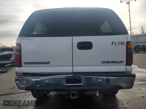 2001 Chevrolet Suburban LS with VIN 3GNGK26U31G110172, listed as a Copart auction lot 87319114 with 131,035 mi miles and Salvage Title. Bid and sale history available at carsss.com. Image 6.