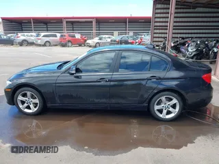 2013 BMW 3 Series 328i xDrive z VIN WBA3B3C52DF536321, wystawiony jako IAAI lot #42004170 z przebiegiem 70 985 mil mil oraz . Historia ofert i sprzedaży dostępna na DreamBid. Obrazek 14.