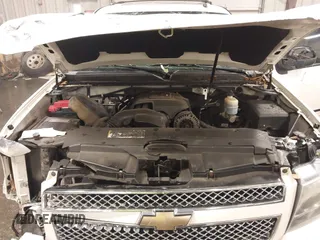 2010 Chevrolet Suburban LTZ with VIN 1GNUKKE32AR271253, listed as a IAAI auction lot 41161374 with 164,184 mi miles. Bid and sale history available at carsss.com. Image 10.