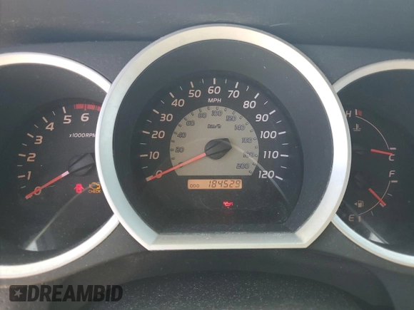 2005 Toyota Tacoma PreRunner z VIN 5TETU62N45Z115205, wystawiony jako Copart lot #60710715 z przebiegiem 184 529 mil mil oraz Czysty tytuł • Clean title. Historia ofert i sprzedaży dostępna na DreamBid. Obrazek 9.