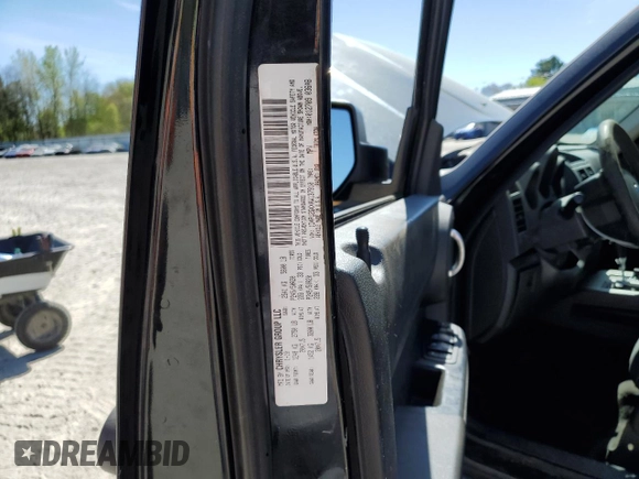 2010 Dodge Nitro SE z VIN 1D4PU2GKXAW137910, wystawiony jako Copart lot #55382555 z przebiegiem 164 294 mil mil oraz Czysty tytuł • Clean title. Historia ofert i sprzedaży dostępna na DreamBid. Obrazek 13.