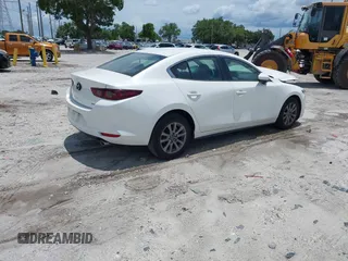 2021 Mazda 3 S z VIN 3MZBPAAL8MM254784, wystawiony jako IAAI lot #41936261 z przebiegiem 18 156 mil mil oraz . Historia ofert i sprzedaży dostępna na DreamBid. Obrazek 4.
