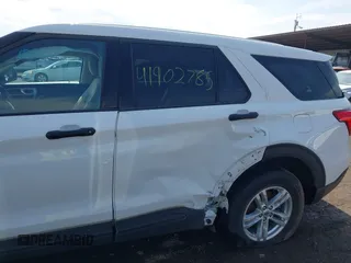 2022 Ford Explorer with VIN 1FMSK8BH7NGA40543, listed as a IAAI auction lot 41902785 with 1 mi miles. Bid and sale history available at carsss.com. Image 6.