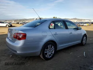 2007 Volkswagen Jetta с VIN 3VWEG81K57M137679, выставлен на аукционе Copart как лот 86480694 с пробегом 43 430 миль миль и Списание • Salvage title. История ставок и продаж доступна на DreamBid. Изображение 3.
