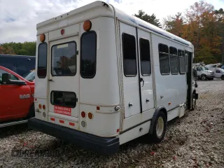 2016 Ford Econoline Commercial with VIN 1FDEE3FL1GDC05125, listed as a Copart auction lot 85723484 with 173,835 mi miles and Salvage Title. Bid and sale history available at carsss.com. Image 4.
