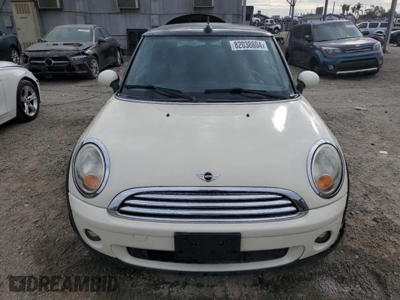 2010 MINI Convertible with VIN WMWMR3C52ATU96951, listed as a Copart auction lot 82038804 with 120,199 mi miles and Clean Title. Bid and sale history available at DreamBid. Image 5.