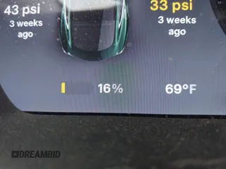 2013 Tesla Model S с VIN 5YJSA1DG9DFP06457, выставлен на аукционе IAAI как лот 42432903 с пробегом 108 007 миль миль и . История ставок и продаж доступна на DreamBid. Изображение 17.