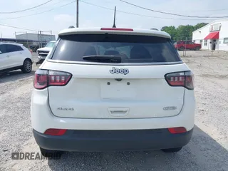 2023 Jeep Compass Latitude с VIN 3C4NJDBN2PT566984, выставлен на аукционе IAAI как лот 42492185 с пробегом 50 245 миль миль и . История ставок и продаж доступна на DreamBid. Изображение 16.