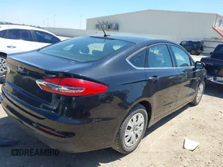 2019 Ford Fusion S with VIN 3FA6P0G7XKR268202, listed as a IAAI auction lot 41888115 with 71,718 mi miles and . Bid and sale history available at DreamBid. Image 4.