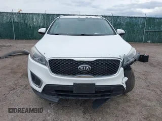 2016 Kia Sorento LX with VIN 5XYPG4A36GG035639, listed as a IAAI auction lot 42140364 with 142,711 mi miles. Bid and sale history available at carsss.com. Image 13.