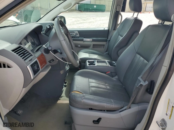 2008 Chrysler Town & Country Touring with VIN 2A8HR54P38R826915, listed as a Copart auction lot 48042135 with 212,836 mi miles and Salvage Title. Bid and sale history available at carsss.com. Image 7.