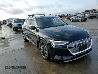 2021 Audi e-tron Premium Plus with VIN WA1LAAGE3MB014433, listed as a Copart auction lot 83881024 with 32,126 mi miles and Clean Title. Bid and sale history available at DreamBid. Image 15.