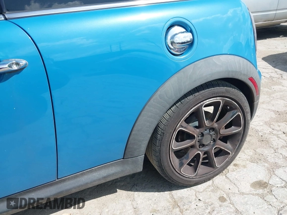 2013 MINI Hardtop S with VIN WMWSV3C5XDT392344, listed as a IAAI auction lot 42565417 with 95,855 mi miles and . Bid and sale history available at DreamBid. Image 6.