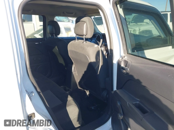 2017 Jeep Patriot Sport with VIN 1C4NJPBA2HD118914, listed as a IAAI auction lot 41328500 with 67,007 mi miles. Bid and sale history available at carsss.com. Image 8.