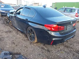 2019 BMW M5 Competition z VIN WBSJF0C59KB448103, wystawiony jako IAAI lot #41962677 z przebiegiem 42 455 mil mil oraz . Historia ofert i sprzedaży dostępna na DreamBid. Obrazek 3.