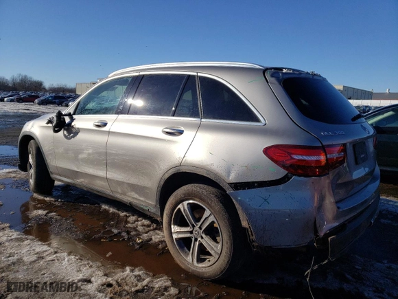 2019 Mercedes-Benz GLC with VIN WDC0G4KB0KV135657, listed as a Copart auction lot 46035415 with NaN miles and Salvage Title. Bid and sale history available at carsss.com. Image 2.
