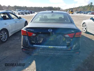 2019 Nissan Altima SL with VIN 1N4BL4EW7KC133107, listed as a IAAI auction lot 41433636 with 70,719 mi miles and . Bid and sale history available at carsss.com. Image 17.