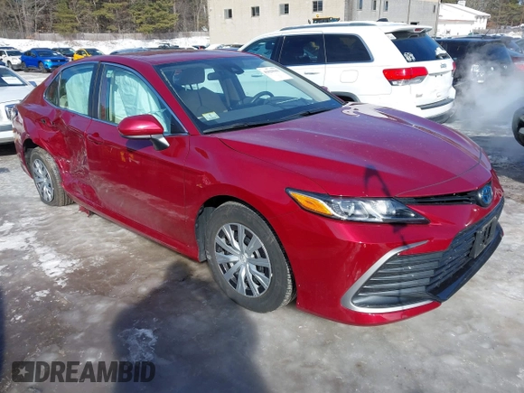 2022 Toyota Camry Hybrid LE with VIN 4T1C31AK3NU590135, listed as a IAAI auction lot 41620161 with 22,585 mi miles. Bid and sale history available at carsss.com. Image 1.