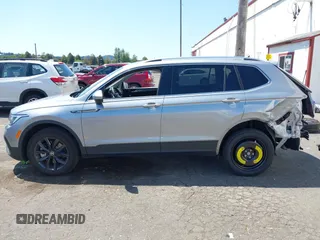 2024 Volkswagen Tiguan SE with VIN 3VV2B7AX6RM149564, listed as a IAAI auction lot 42686972 with 20,350 mi miles and . Bid and sale history available at DreamBid. Image 15.