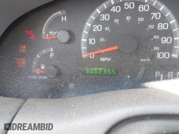 2002 Ford F-150 XLT with VIN 1FTRW08L12KC44008, listed as a IAAI auction lot 41811120 with 306,235 mi miles. Bid and sale history available at carsss.com. Image 7.
