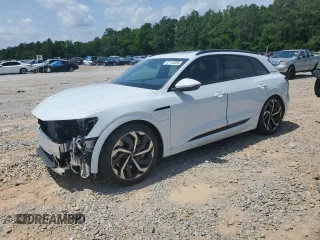 2024 Audi Q8 e-tron z VIN WA16AAGE9RB020144, wystawiony jako Copart lot #57145455 z przebiegiem 23 799 mil mil oraz Szkoda całkowita • Salvage title. Historia ofert i sprzedaży dostępna na DreamBid. Obrazek 1.