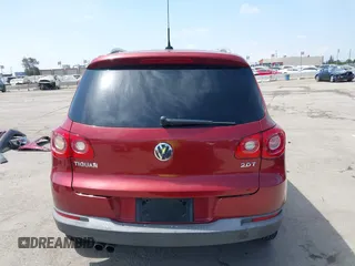 2010 Volkswagen Tiguan S z VIN WVGAV7AX3AW001762, wystawiony jako IAAI lot #42572895 z przebiegiem 127 433 mil mil oraz . Historia ofert i sprzedaży dostępna na DreamBid. Obrazek 17.