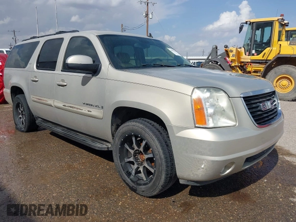 2008 GMC Yukon XL SLT with VIN 1GKFC16058R104137, listed as a IAAI auction lot 42111628 with 285,985 mi miles. Bid and sale history available at carsss.com. Image 1.