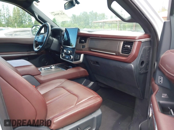 2024 Ford Expedition Limited с VIN 1FMJU2A88REA35566, выставлен на аукционе IAAI как лот 42478954 с пробегом 31 932 миль миль и . История ставок и продаж доступна на DreamBid. Изображение 5.