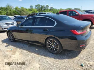 2019 BMW 3 Series 330i z VIN WBA5R1C57KFH03202, wystawiony jako Copart lot #51518915 z przebiegiem 172 464 mil mil oraz Szkody całkowita. Historia ofert i sprzedaży dostępna na DreamBid. Obrazek 2.