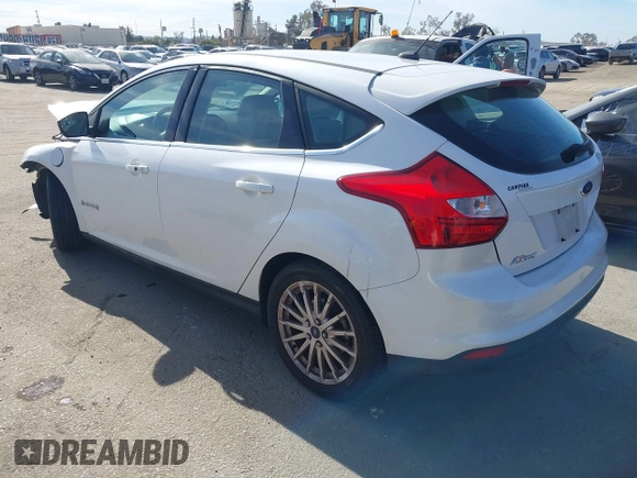 2013 Ford Focus Electric z VIN 1FADP3R42DL196988, wystawiony jako IAAI lot #41632025 z przebiegiem 72 578 mil mil oraz . Historia ofert i sprzedaży dostępna na DreamBid. Obrazek 3.