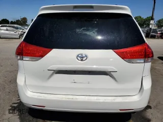 2012 Toyota Sienna LE AAS z VIN 5TDKK3DC8CS241301, wystawiony jako Copart lot #62791895 z przebiegiem 167 439 mil mil oraz Szkoda całkowita • Salvage title. Historia ofert i sprzedaży dostępna na DreamBid. Obrazek 6.