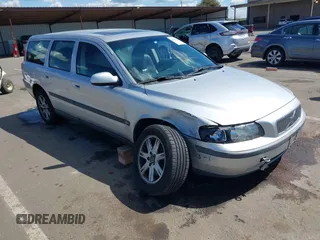 2002 Volvo V70 with VIN YV1SW58D322240530, listed as a IAAI auction lot 41944556 with 104,160 mi miles and . Bid and sale history available at DreamBid. Image 1.