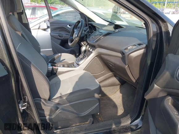 2013 Ford Escape SE with VIN 1FMCU0GX9DUD64514, listed as a IAAI auction lot 42120601 with 193,415 mi miles and . Bid and sale history available at carsss.com. Image 5.