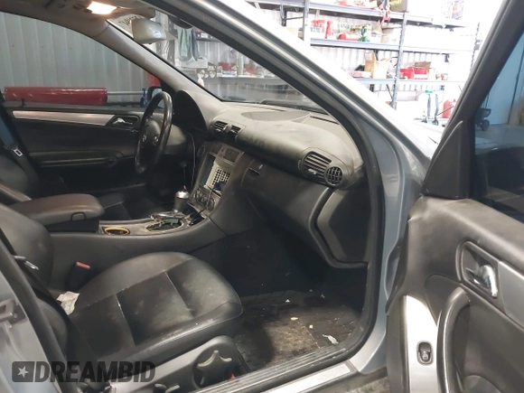 2005 Mercedes-Benz C 230 Kompressor с VIN WDBRF40J25F662008, выставлен на аукционе IAAI как лот 42539947 с пробегом 182 727 миль миль и . История ставок и продаж доступна на DreamBid. Изображение 5.