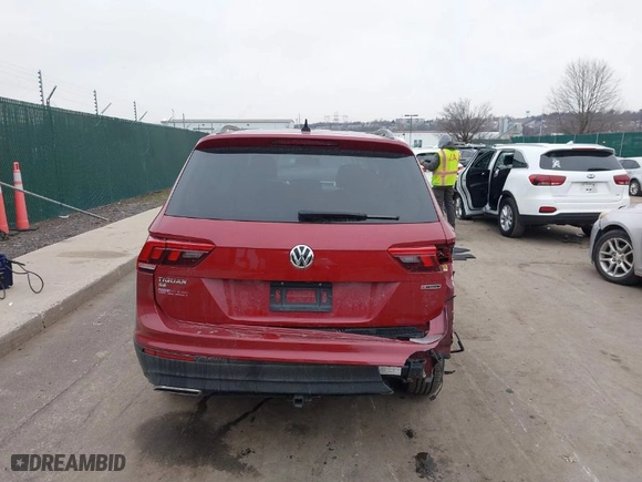 2019 Volkswagen Tiguan SE with VIN 3VV2B7AX3KM044275, listed as a IAAI auction lot 41555655 with 56,501 mi miles. Bid and sale history available at carsss.com. Image 17.