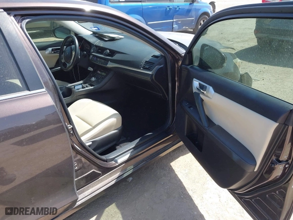 2013 Lexus CT 200h Hybrid with VIN JTHKD5BH4D2124262, listed as a IAAI auction lot 41823904 with 114,755 mi miles. Bid and sale history available at carsss.com. Image 5.