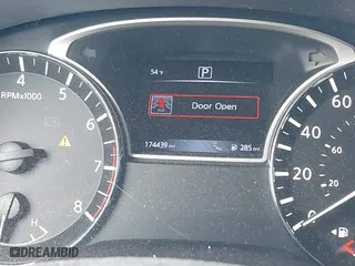 2017 Nissan Pathfinder SV with VIN 5N1DR2MNXHC603746, listed as a IAAI auction lot 41736575 with 174,439 mi miles. Bid and sale history available at carsss.com. Image 16.