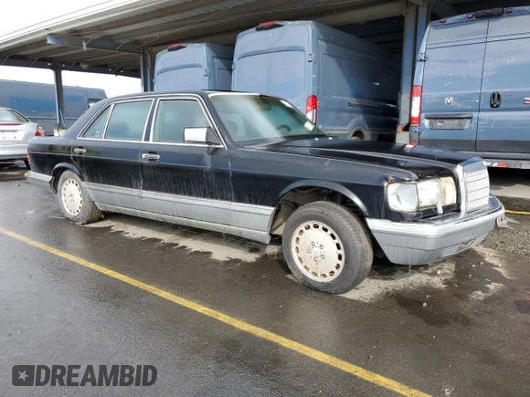 1987 Mercedes-Benz 560 with VIN WDBCA39D4HA360359, listed as a Copart auction lot 80772324 with 203,669 mi miles and Clean Title. Bid and sale history available at DreamBid. Image 4.