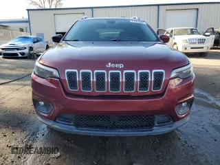 2019 Jeep Cherokee Latitude z VIN 1C4PJMCB0KD140030, wystawiony jako Copart lot #77901084 z przebiegiem 184 787 mil mil oraz Szkoda całkowita • Salvage title. Historia ofert i sprzedaży dostępna na DreamBid. Obrazek 5.